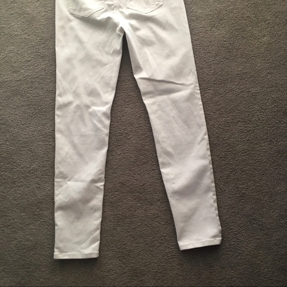 Celebrity Gold size 10 white stretchy straight legged jeans - Picture 5 of 6